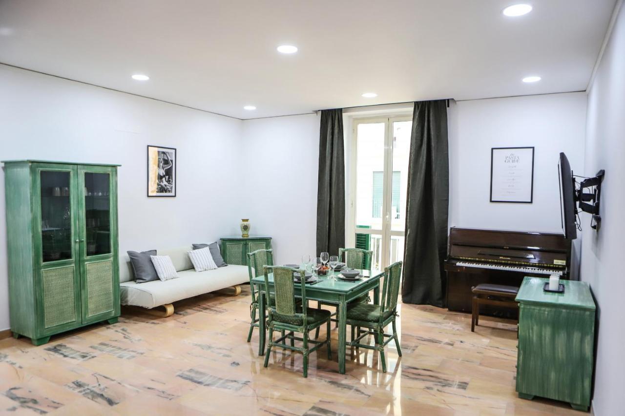 Modern Apartment At Piazza Del Gesu' By Wonderful Italy 나폴리 외부 사진