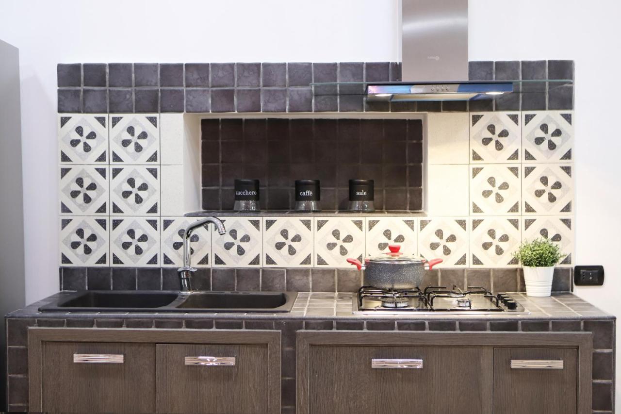 Modern Apartment At Piazza Del Gesu' By Wonderful Italy 나폴리 외부 사진