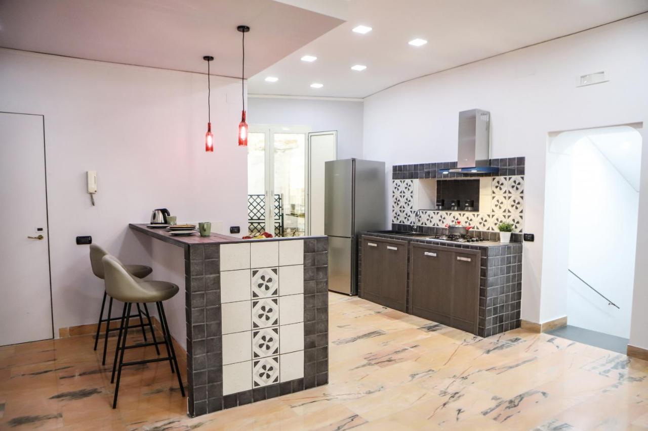 Modern Apartment At Piazza Del Gesu' By Wonderful Italy 나폴리 외부 사진