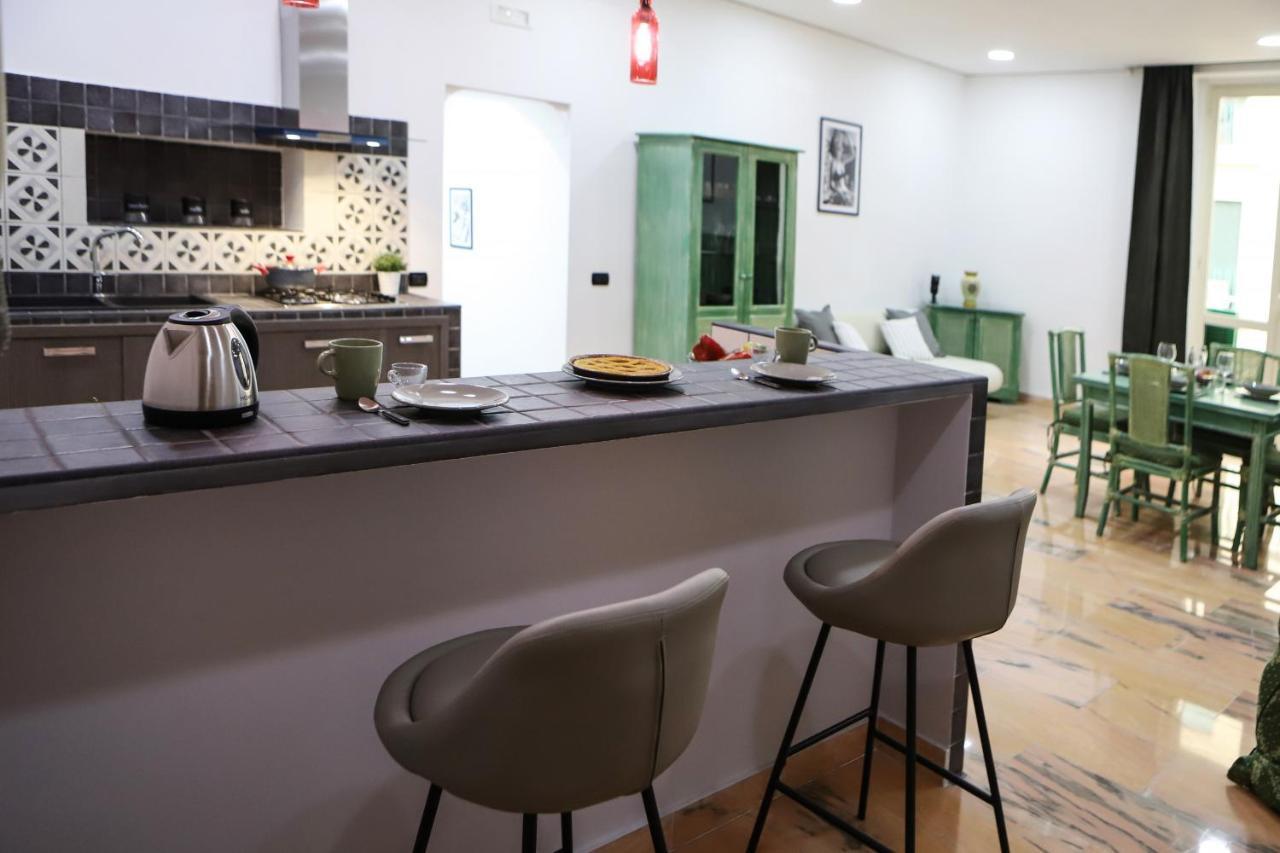 Modern Apartment At Piazza Del Gesu' By Wonderful Italy 나폴리 외부 사진