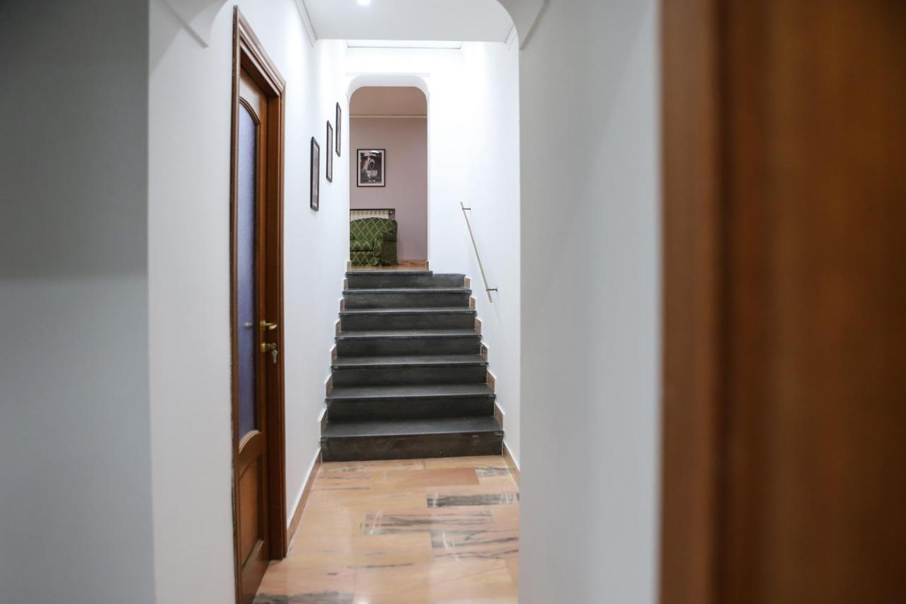 Modern Apartment At Piazza Del Gesu' By Wonderful Italy 나폴리 외부 사진