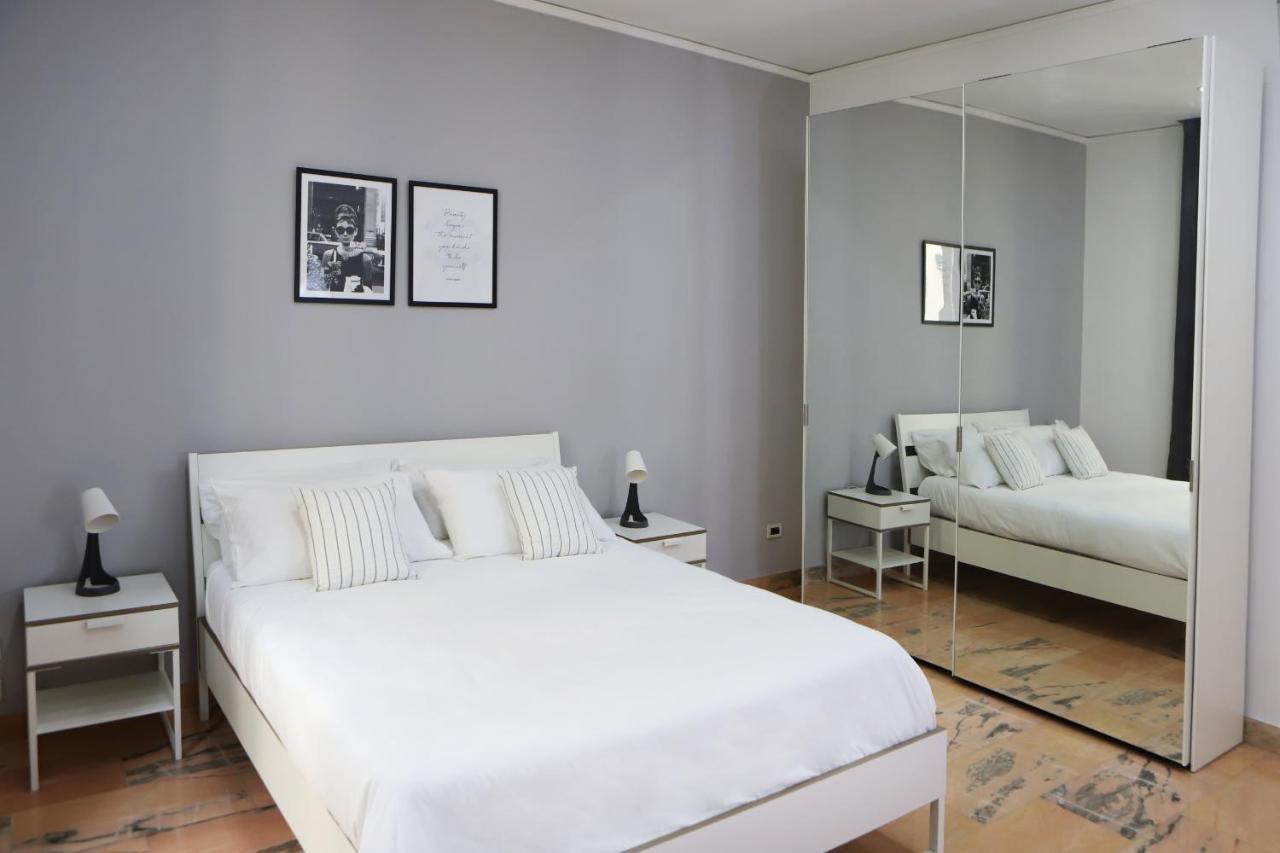 Modern Apartment At Piazza Del Gesu' By Wonderful Italy 나폴리 외부 사진
