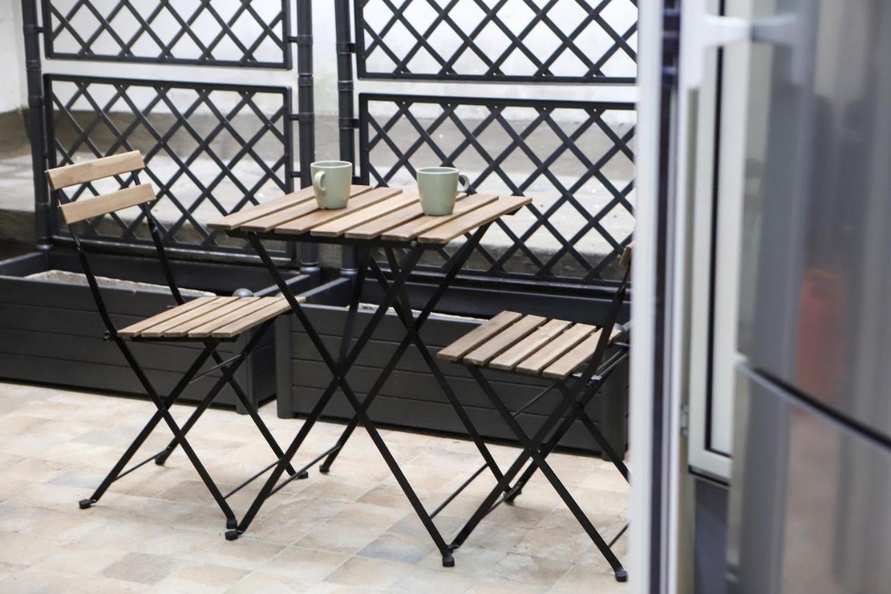 Modern Apartment At Piazza Del Gesu' By Wonderful Italy 나폴리 외부 사진